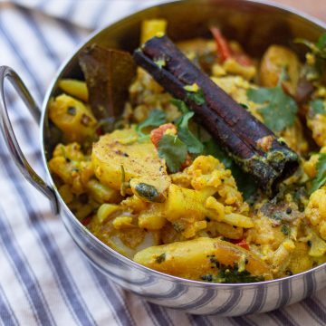 Vegan Cauliflower and Potato Curry Recipe