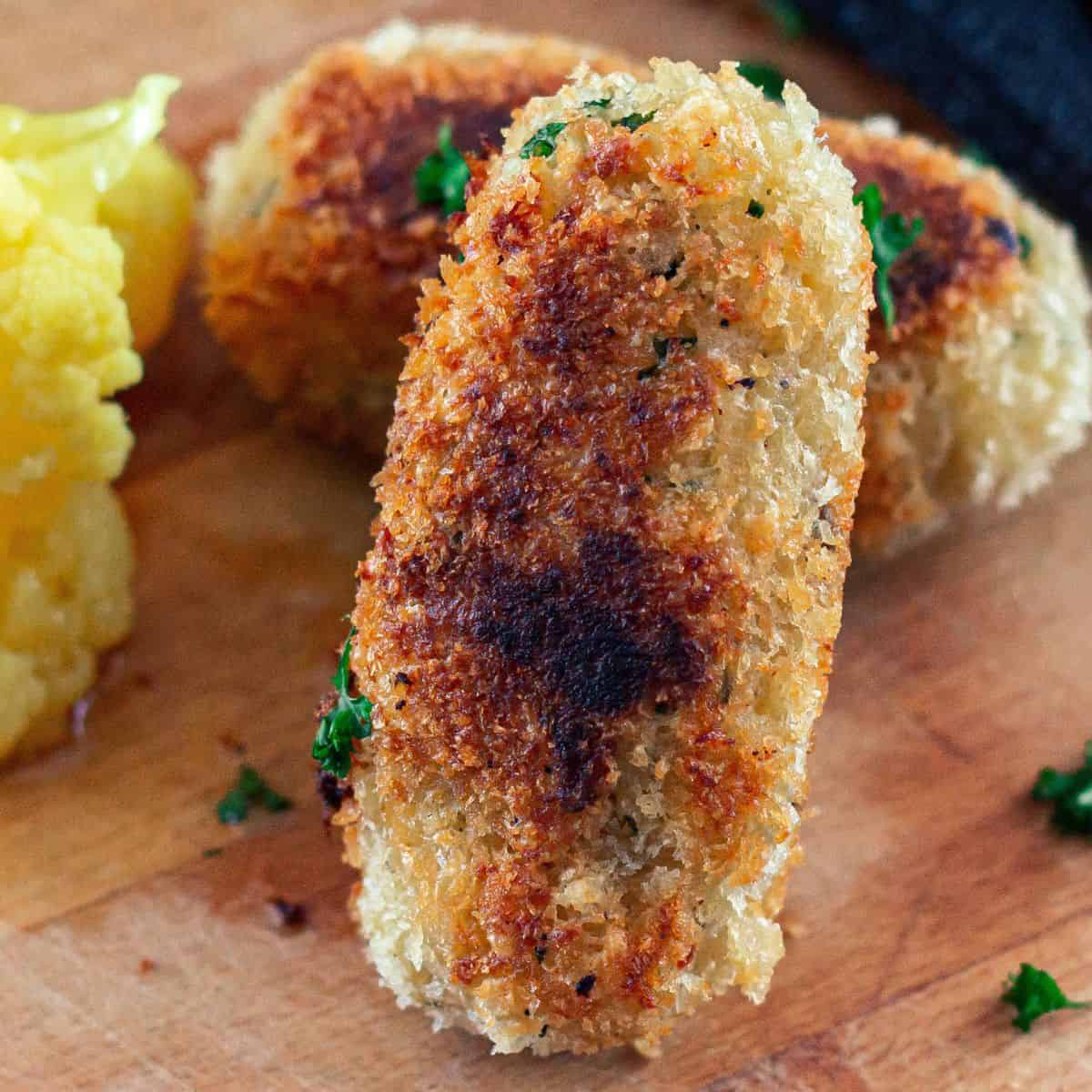 How to Make Vegan Glamorgan Sausages