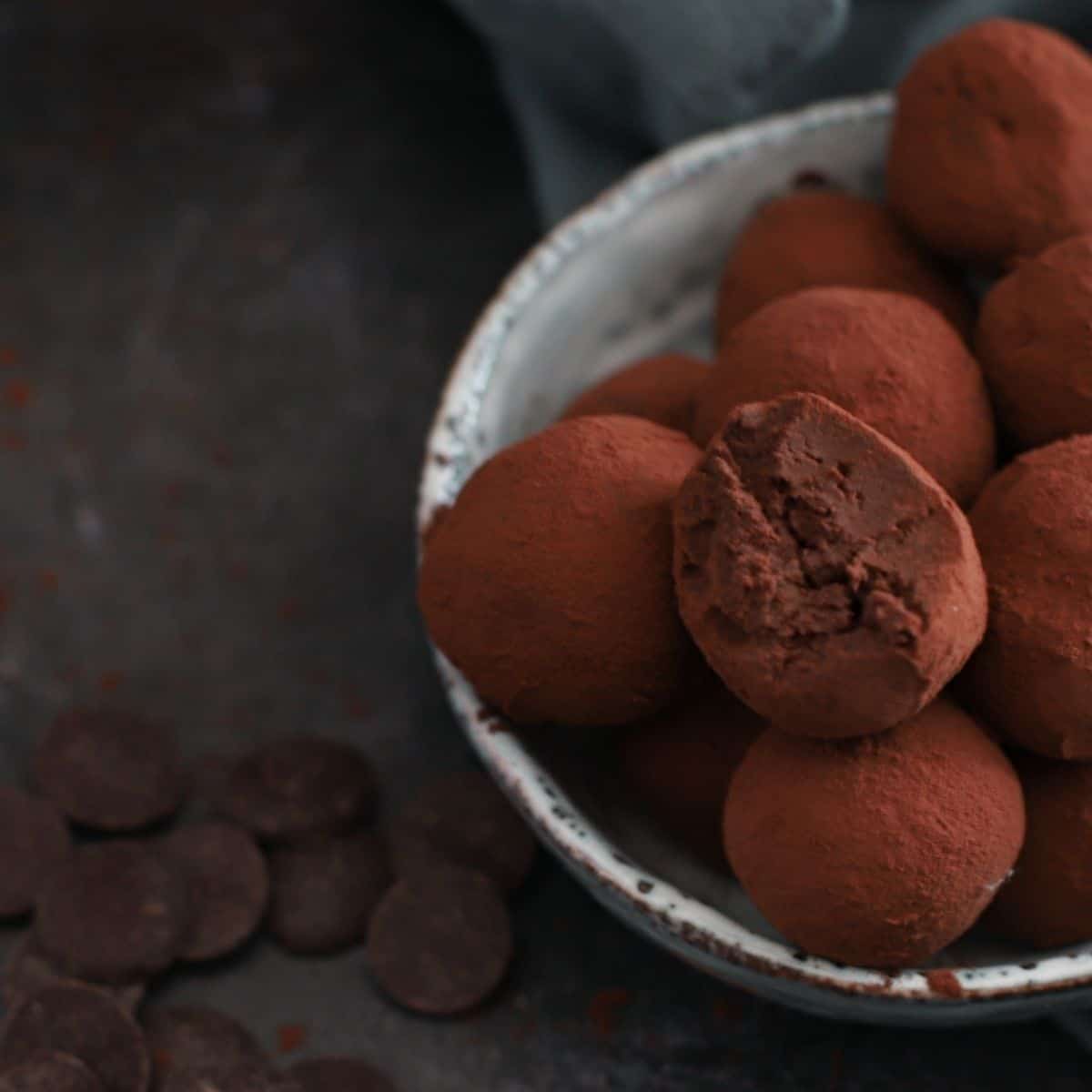 How to Make Vegan Keto Chocolate Truffles