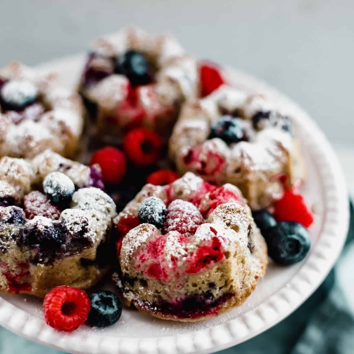 Easy and Quick Vegan Berry Bundt Cakes