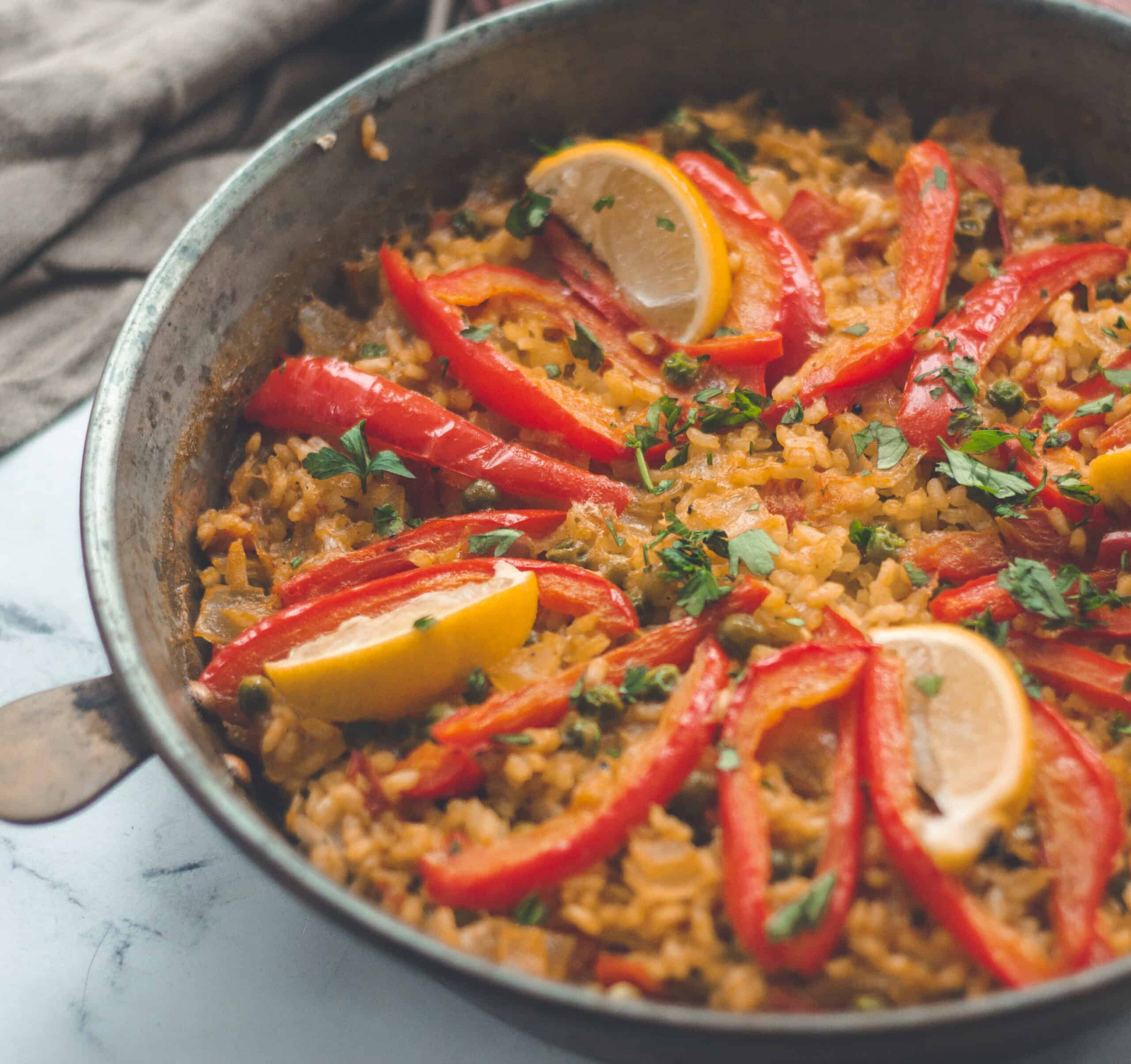 A simple and easy vegan paella recipe