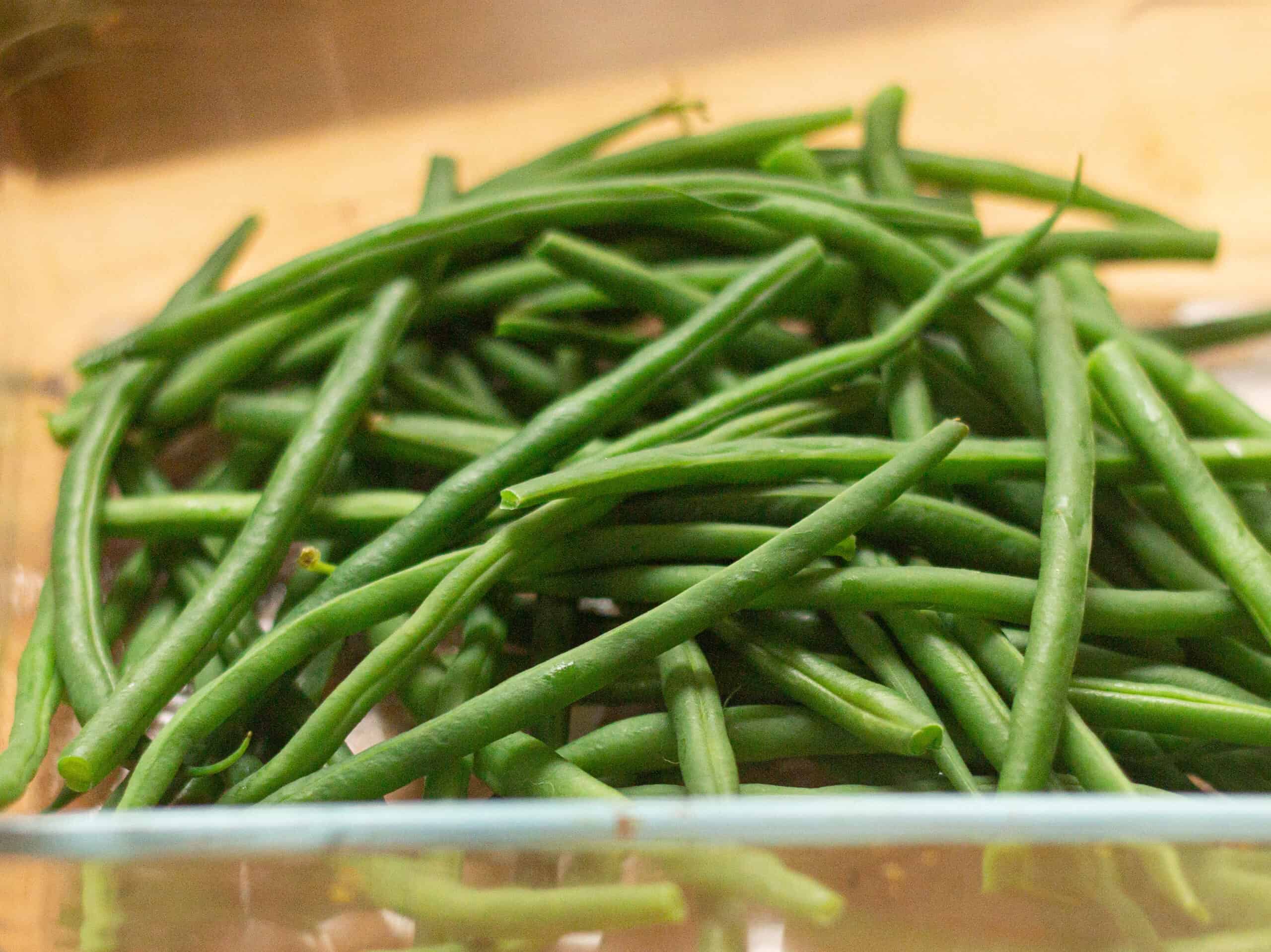 Par boiled green beans