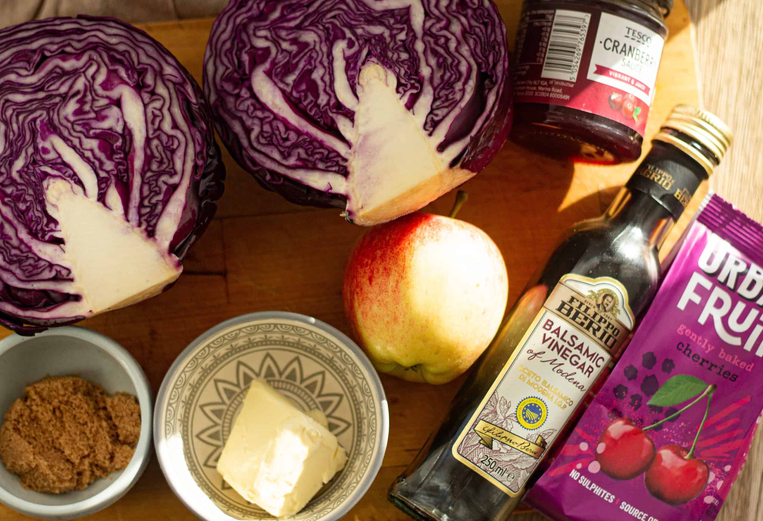 Ingredients for braised red cabbage