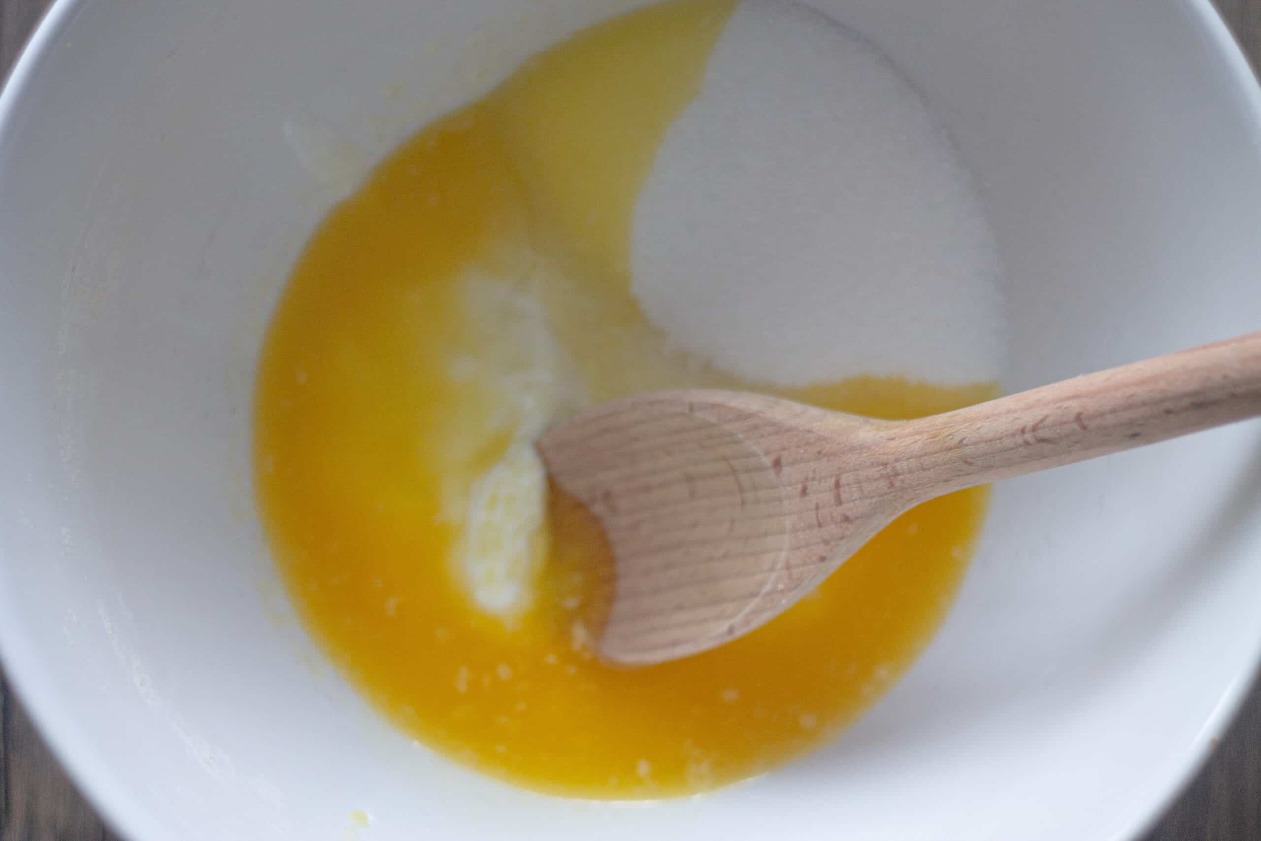 Whisking butter and sugar
